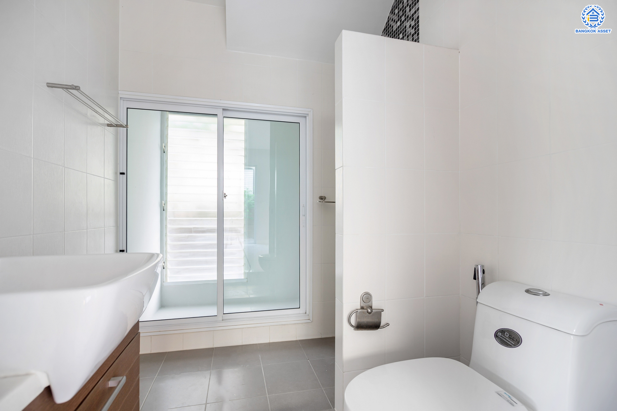 บ้านเดี่ยวมือสองนนทบุรี ม.ฮาบิเทีย ราชพฤกษ์-345 จากแบรนด์คุณภาพ Sansiri เนื้อที่ 50 ตร.ว. ฟังก์ชัน 3 ห้องนอน 2 ห้องน้ำ จอดรถได้ 2 คัน  บนทำเลติดถนนใหญ่345 พร้อมเชื่อมสู่ราชพฤกษ์, แจ้งวัฒนะ และติวานนท์ ฯลฯ ได้อย่างรวดเร็ว ใกล้ทางด่วน "ศรีสมาน" และรายล้อมด้วยสิ่งอำนวยความสะดวกครบ